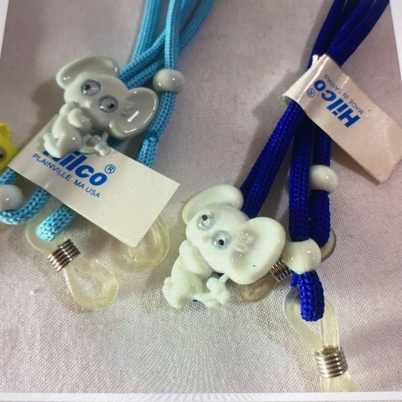 2/$15 Kids eyeglass holder retainer - Picture 5 of 7